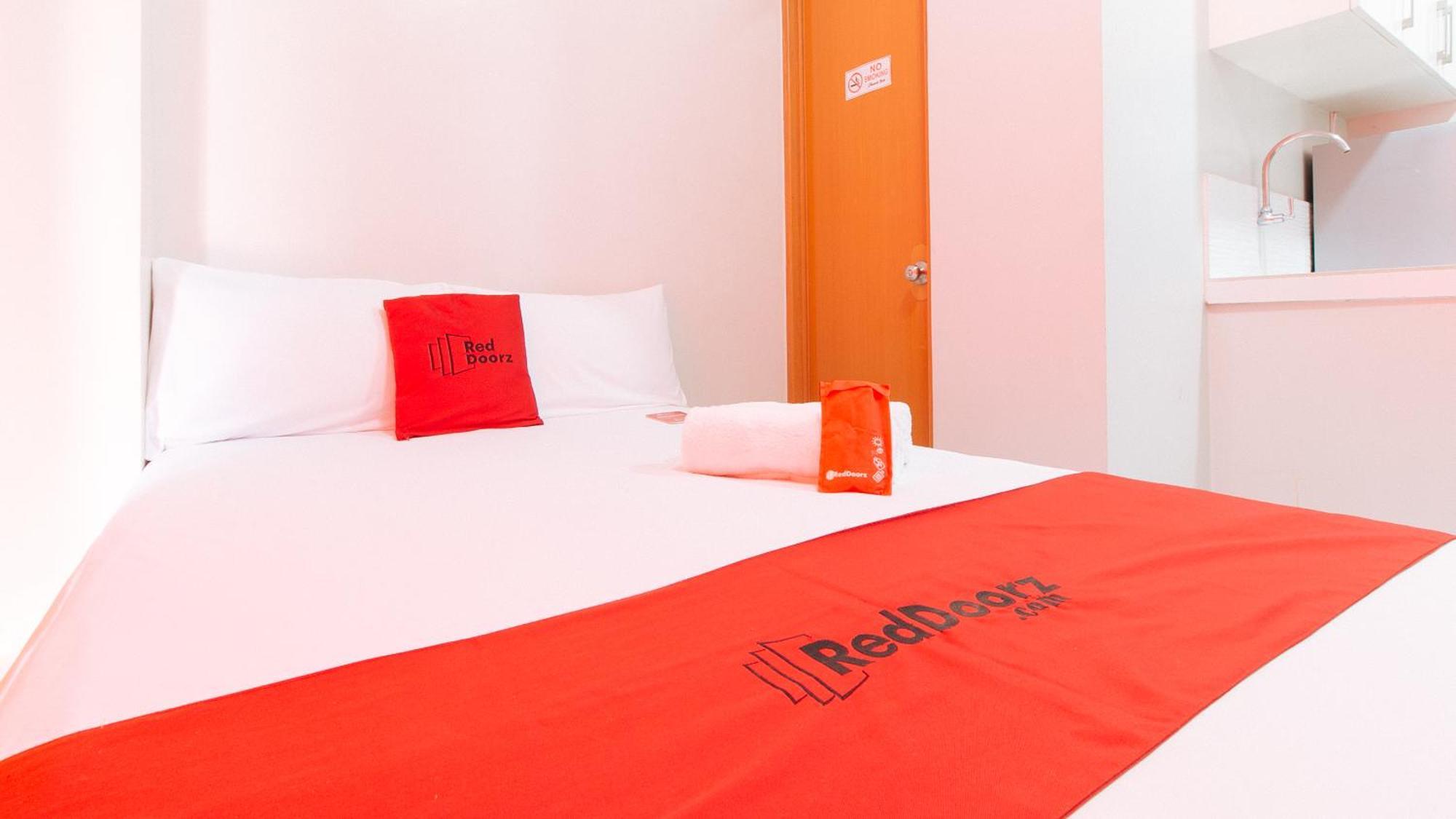 Reddoorz Near Naia Terminal 1 Otel Paranaque City Dış mekan fotoğraf